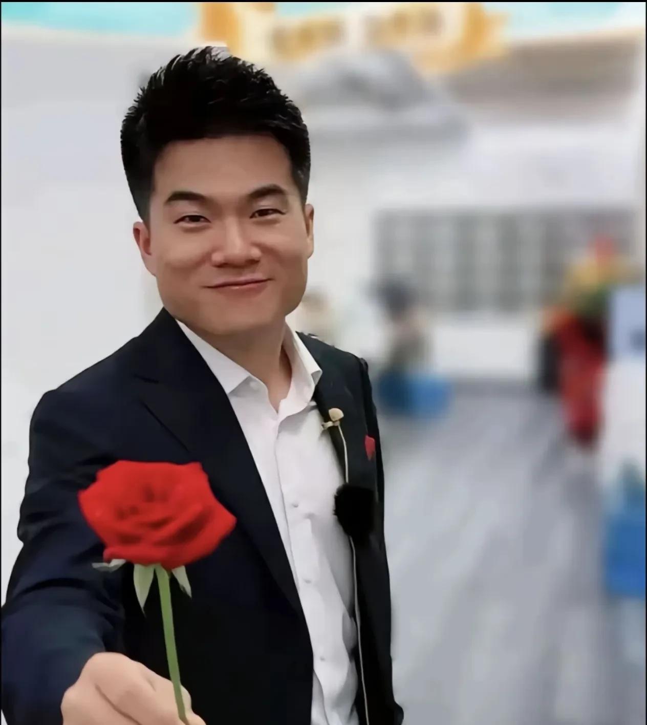 27号晚八点，三个字主播来了！#董宇辉# #与辉同行# 
爱辉区的朋友们，
早晨