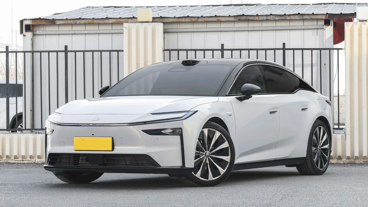 激光雷达+鸿蒙座舱，20万级的广汽丰田铂智7要和小米SU7竞争？