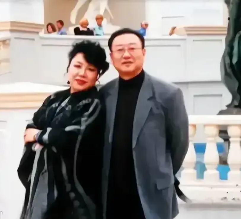 蒋大为是草根出身的歌唱家

歌唱家蒋大为仅仅是高中学历，没进过音乐学院的门，没接