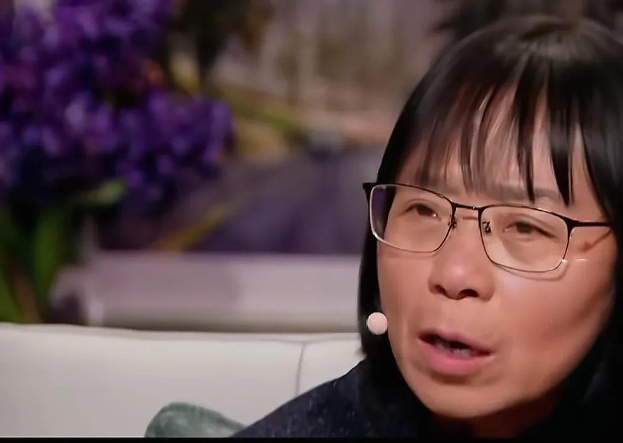 张桂梅老师说：“有一年高考，我记得是七月二十四号晚上，十二点以后出成绩，当时所有