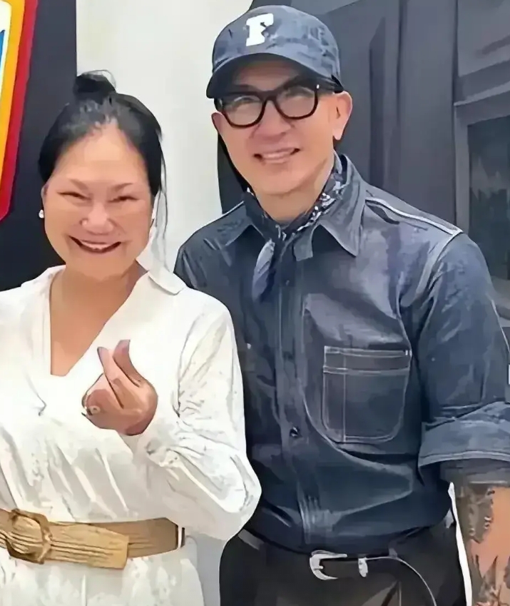 据台媒爆料，大S的信义豪宅剩余的房贷将由光头偿还。这个房子，算保住了，这个房子是