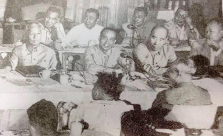 1960年6月14日至18日，刘少奇、李富春、陈毅等在上海召开的政治局扩大会议上