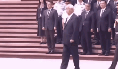 日本防长印度阅兵瘸腿出糗











---











哎