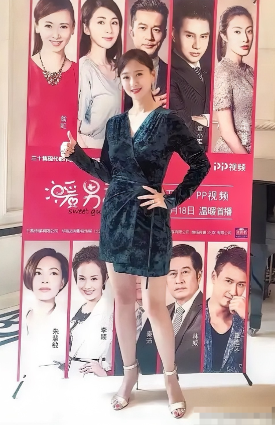 翁虹 身高168cm，“亚洲小姐”香港赛区冠军，漂亮优雅，能歌善舞，演技可圈可点