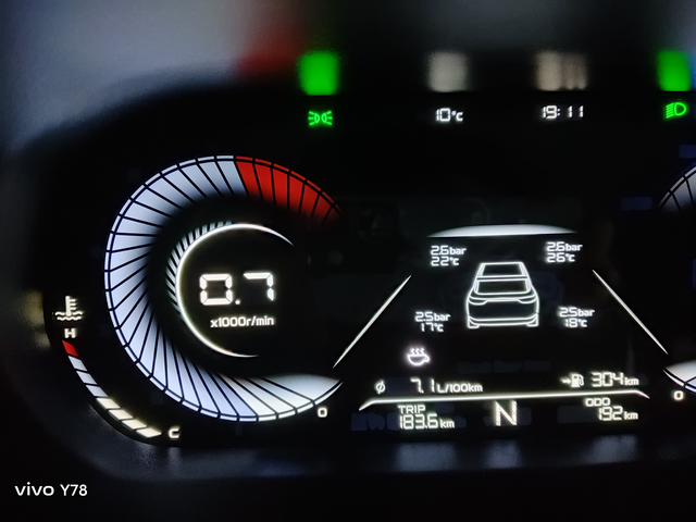 新车这个油耗怎么样
才买没半个月今回家跑的