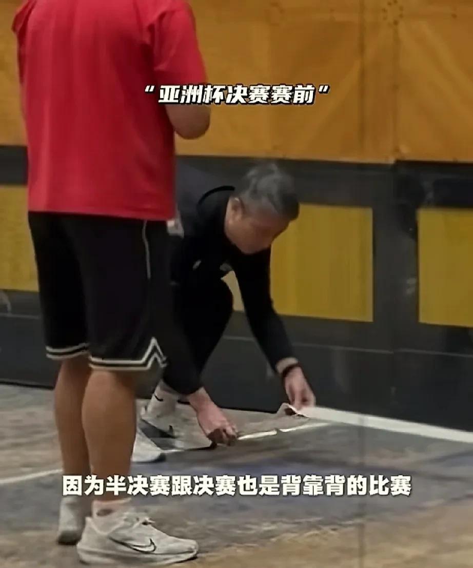 酒店里摆球场！郭士强有多敬业，没有条件创造条件！
在辽宁男篮结束亚洲杯回国后，郭