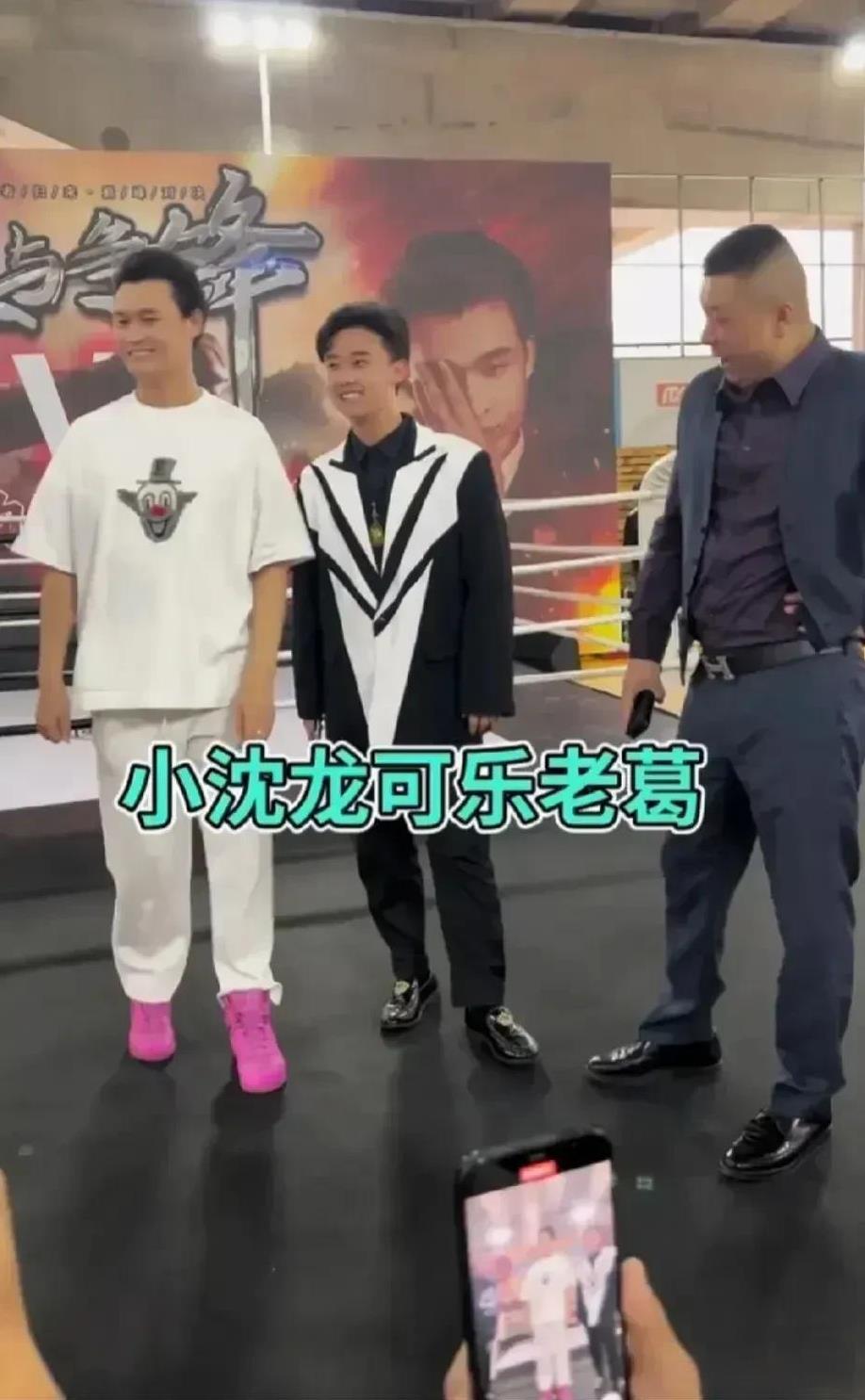 【四川可乐后悔和辛巴干仗，强调自己以后不会和老葛抱团取暖了】驴家小胖称刘二狗签约