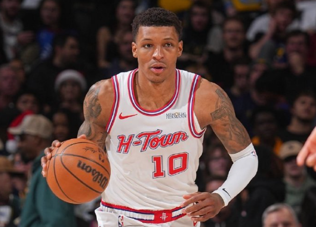 火箭捡到宝！22岁的小贾巴里·史密斯5年1.22亿，场均15.5分6.9板1.8