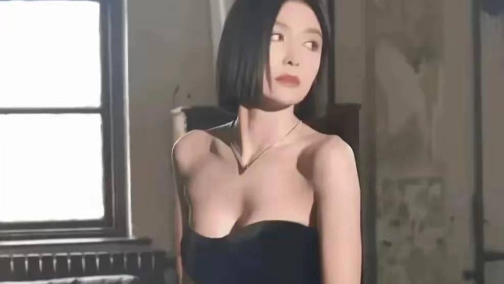 难怪秦岚能拿下魏大勋，43岁这身材绝了，这谁顶得住？