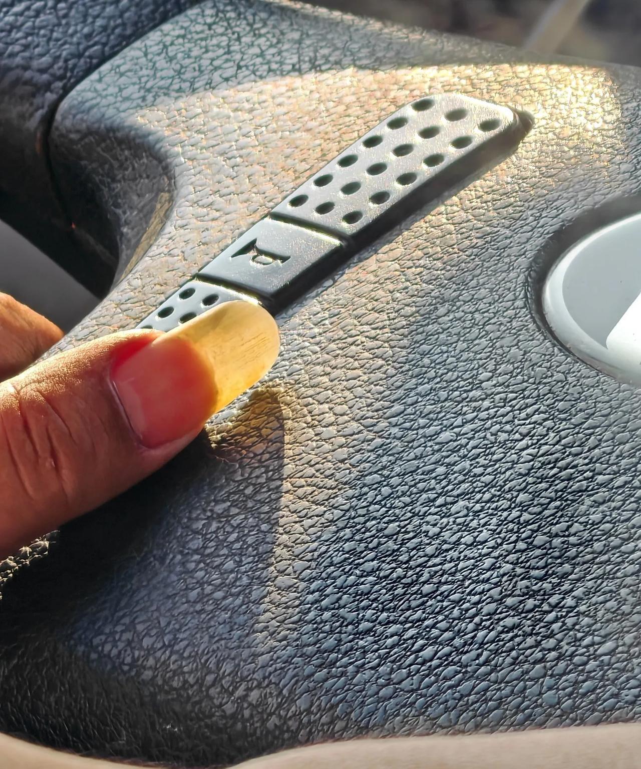 刚才坐车时，发现司机手指甲不是一般的长呀，大家说说，要留这么长的指甲需要多久？