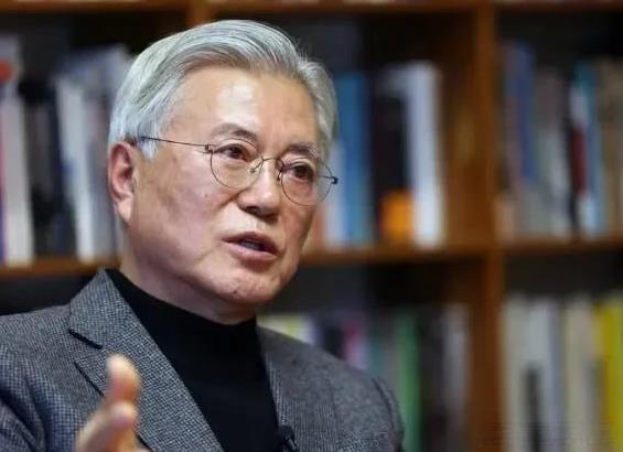 给女婿找工作被控受贿，
已经退休的文在寅，终被卷入青瓦台魔咒…