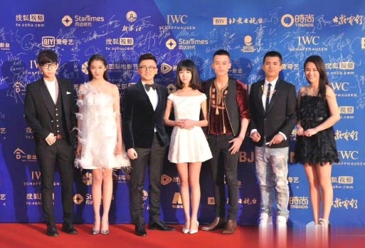 看到一组旧图，突然意识到，为什么苏有朋当初死活都要陈都灵来主演《左耳》了。

说