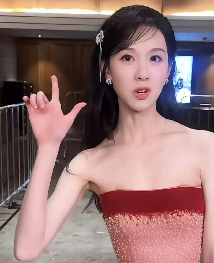 事实证明，有些人，真的只是长得好看漂亮帅气而已[笑哭][笑哭][笑哭]
要我说，