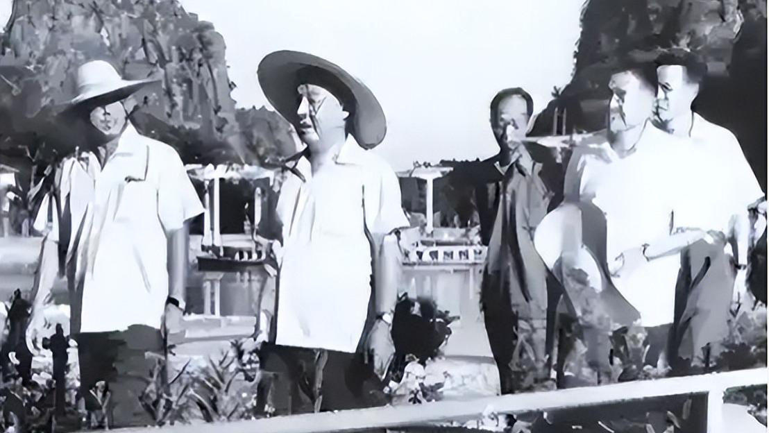 贵州群众揭发一名女匪首，逮捕后不少人要求枪决，苏振华：放了她