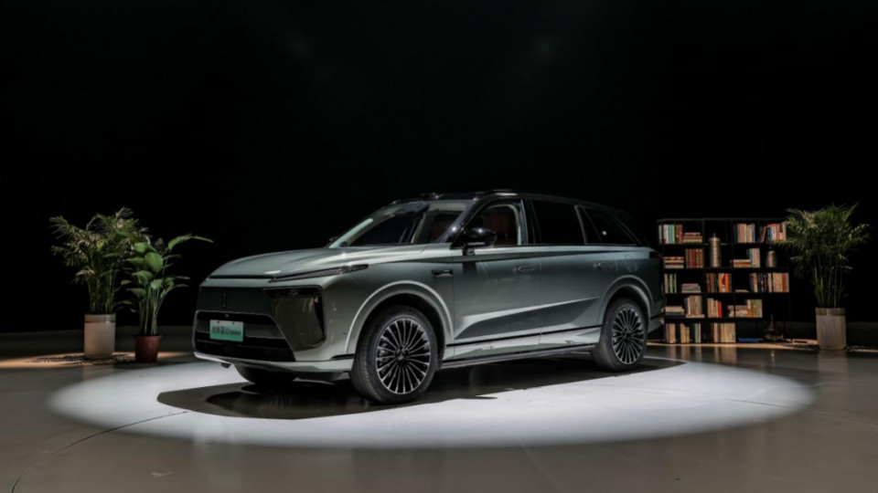 汽车大厂遇上AI井喷时代，长城用VLA大模型重塑「人机共驾」新价值