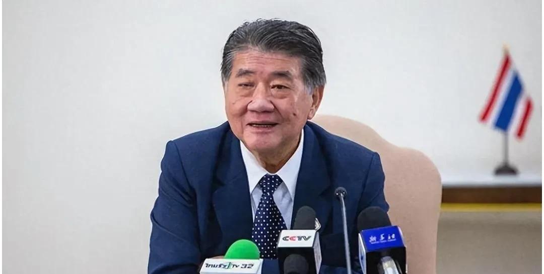 普坦估计要把洪森父子给干 emo 了，他宣布泰国政府将在泰国本土法院对柬埔寨政府