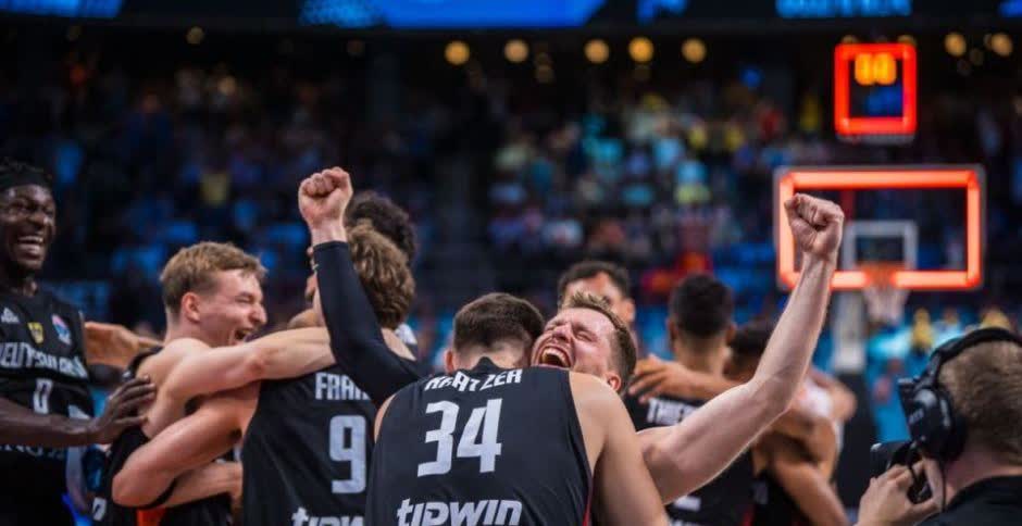 德国夺冠倒是并没有很奇怪，毕竟坐拥四位NBA现役球员，一位前NBA球员

小