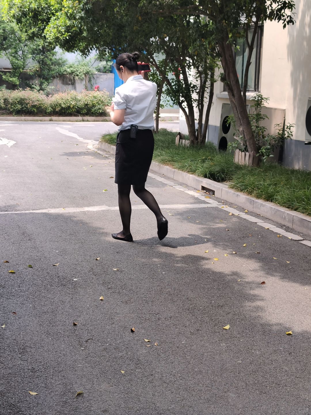 麻辣小领导，带我去办公室熊我