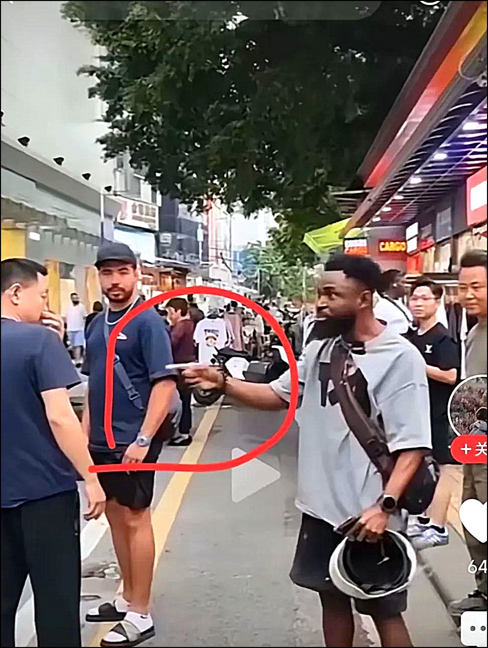 为什么在广州街头，我们的同胞面对外籍人士的无理挑衅时，竟选择低头沉默？近日网络热