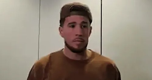 NBA常规赛，太阳121-98战胜鹈鹕。赛后，德文-布克接受了采访，谈到本赛季和