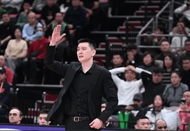 CBA常规赛，辽宁90-88战胜宁波。
赛后，辽宁男篮主帅杨鸣接受媒体采访，谈及