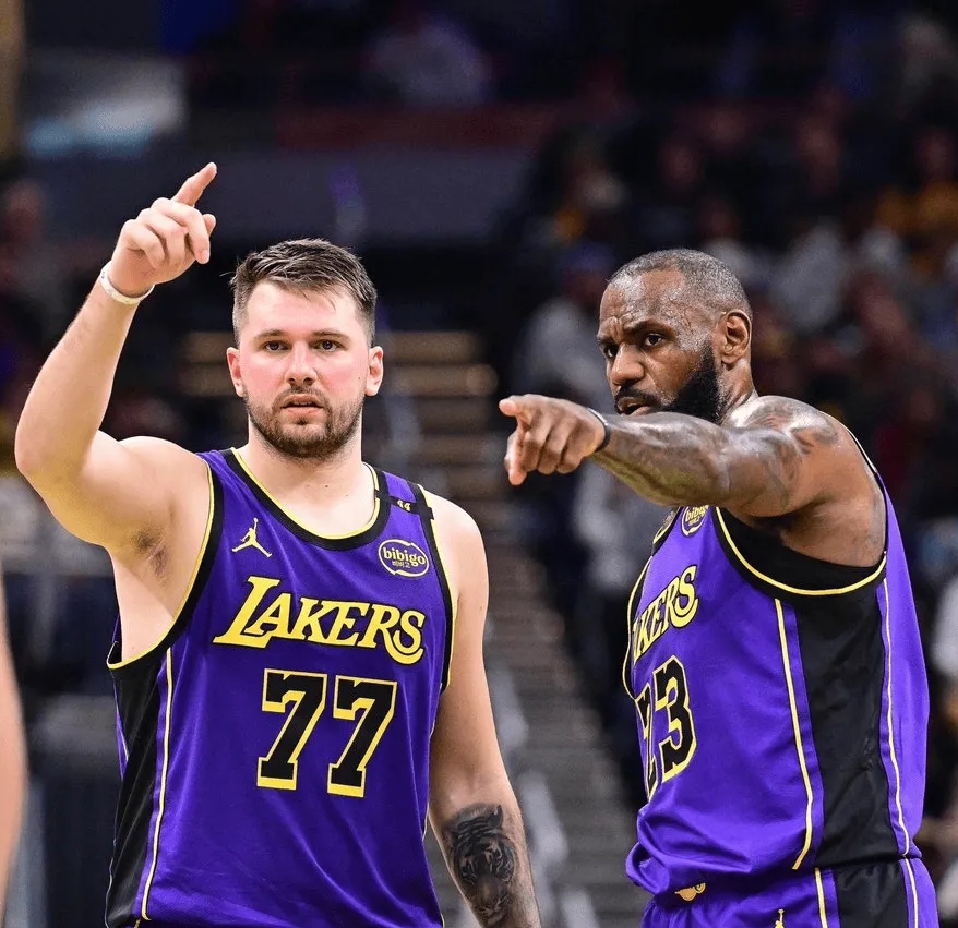 美媒Legion Hoops转发了一则联盟高管对湖人休赛期操作的评价：
“一点也