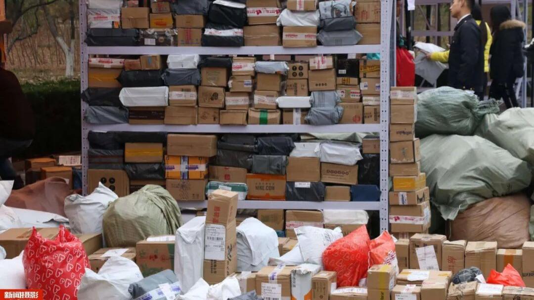 快递驿站们，困在“快递”里