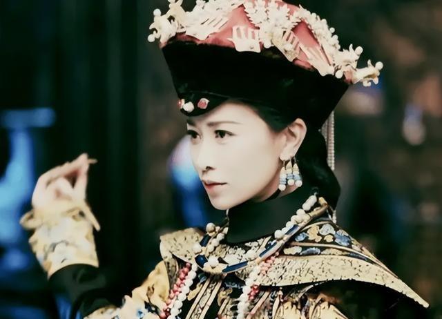 一个懵懵懂懂的少女，阴差阳错成为公主伴读，从此命运发生无法逆转的改变，最终统领后