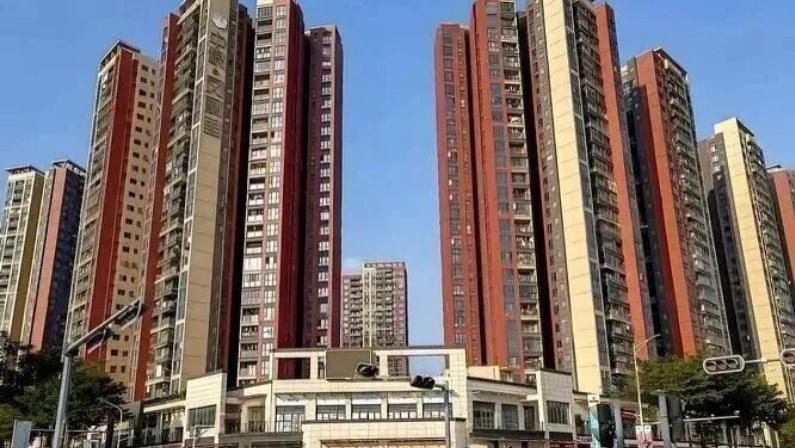 明年，房价上涨是必然趋势，房价下跌死路一条，房地产必定平稳健康运行