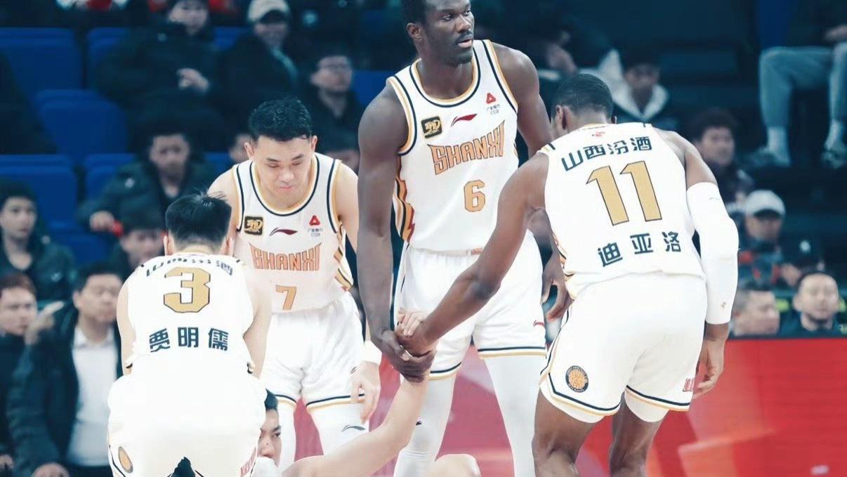 山西汾酒男篮官宣: 迪亚洛完成签约，继续引领球队飞翔