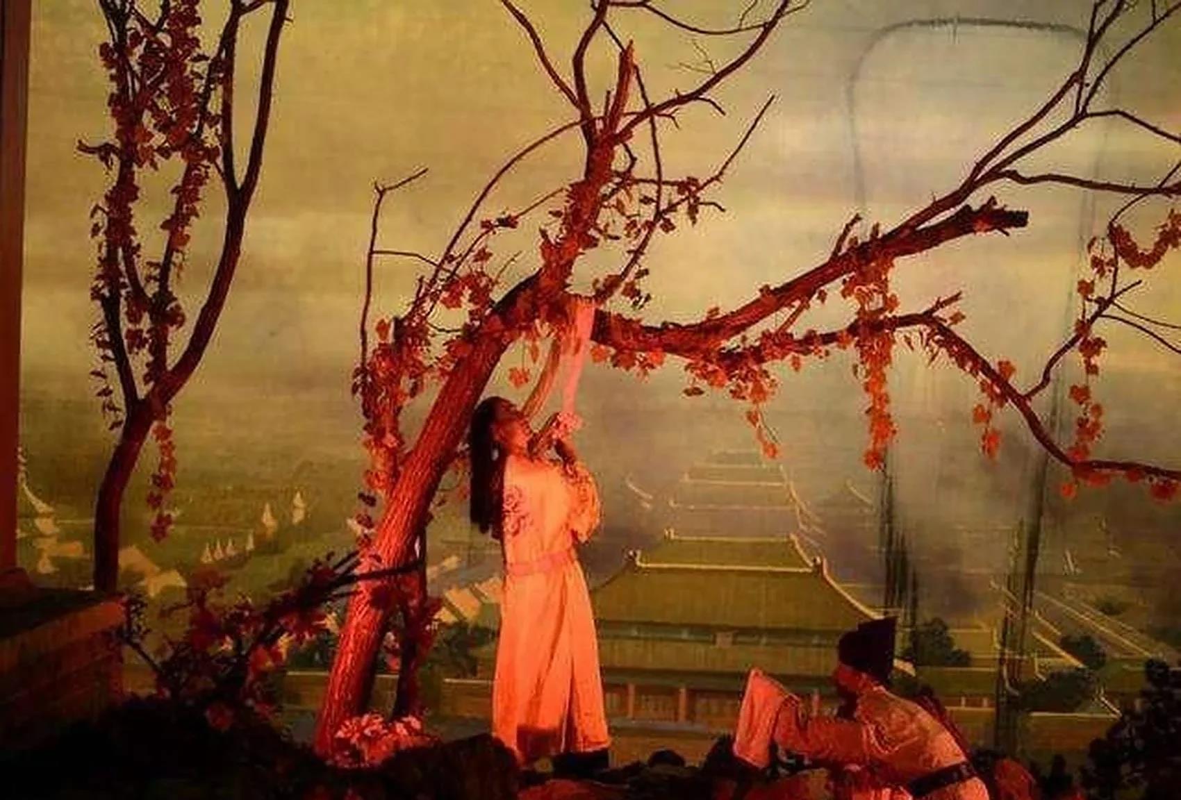 也不知道哪位大聪明最先用“君王死社稷，天子守国门。”来评价明朝的兴衰。总结得也没