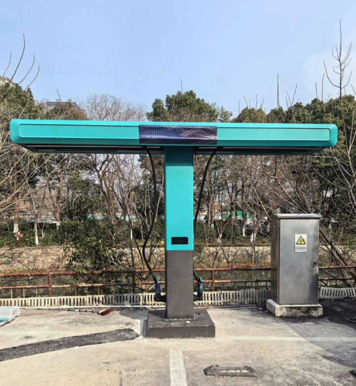 孙少军：今天全国比亚迪开始集体安装兆瓦闪充桩！