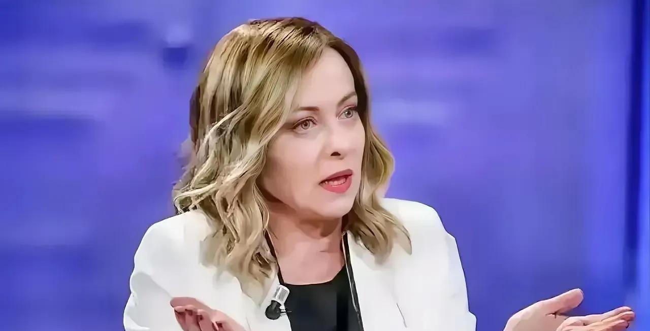 火上浇油！
意大利总理梅洛尼表示，向乌克兰出兵无疑是会使得这场俄乌冲突彻底升级，