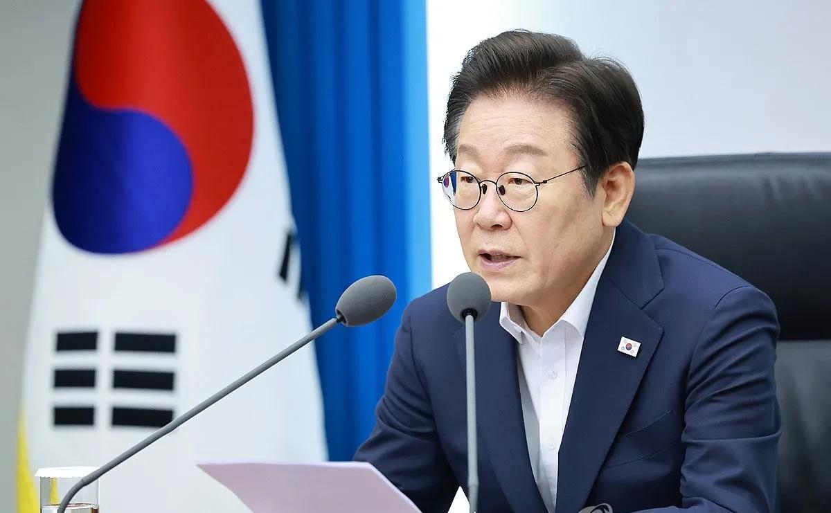 韩国总统李在明吃了豹子胆！在国务院会议直击国务议员，没能力的自己走人！
韩国总统