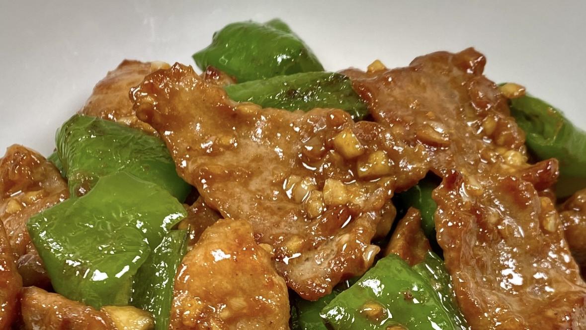 一口沦陷！青椒炒肉的快乐密码，厨房小白也能秒变大厨