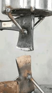 在绝对实力的面前，一切进攻都是徒劳的，无论对方怎么进攻，最后只有一个结果，那就是