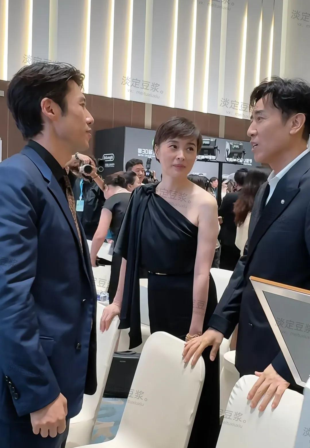 这三位要是能主演一部该多好！看着都很实在，演技都挺好！我很喜欢他们。
吴越和于和