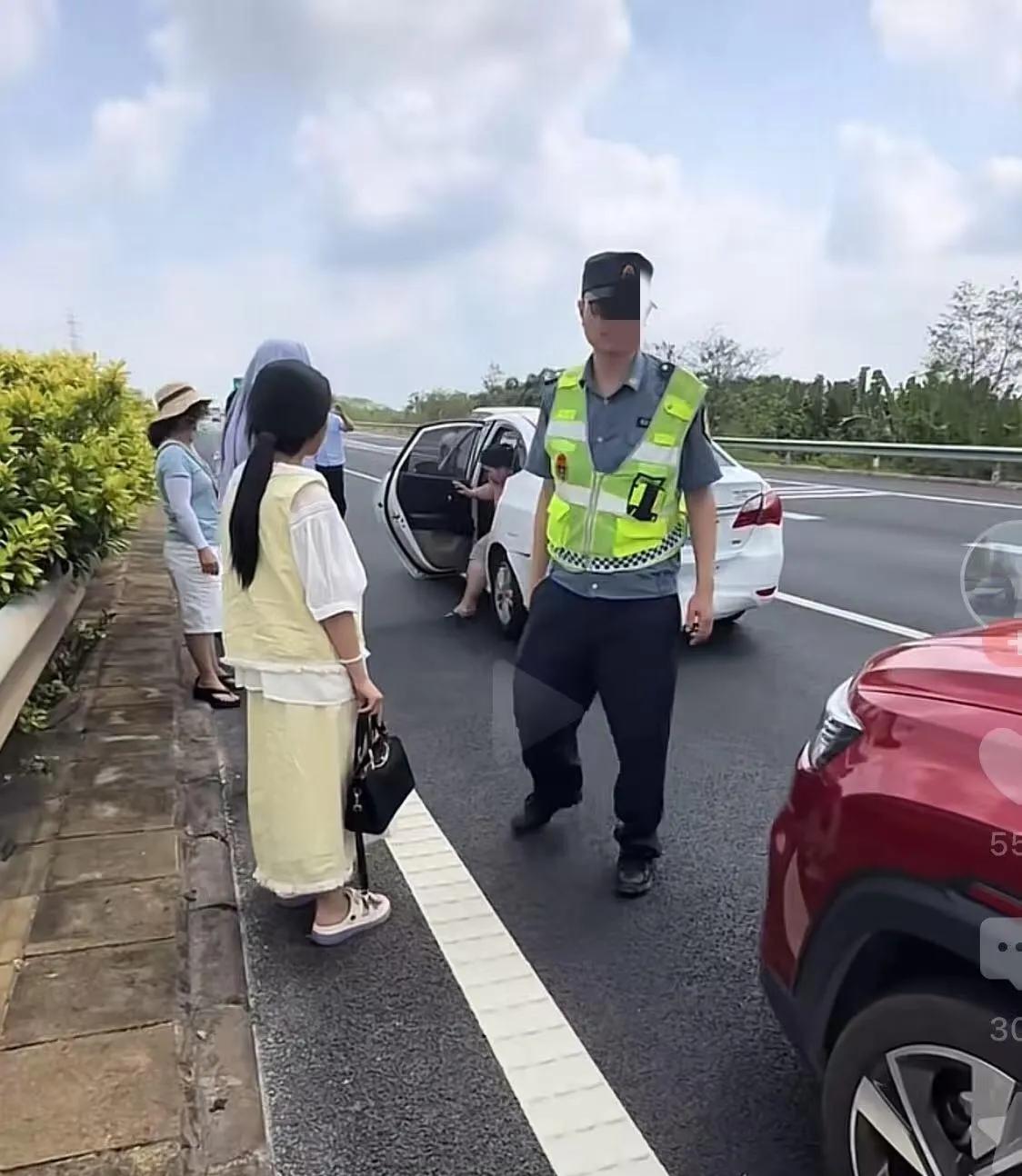 又不是大雪天，怎么就刹不住？！5月4日，广东网友拍下这样一个壮观场面，估计得有5