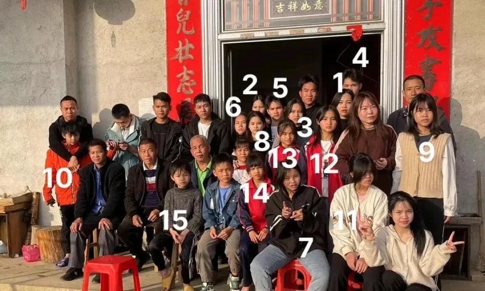 很多网友说，啊，你家是广西容县的？我知道你们那里有一位猛男梁二哥，娶了个年轻的媳