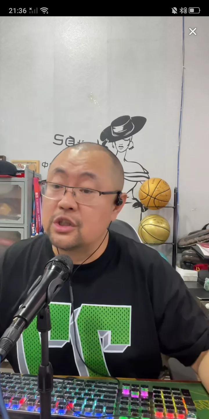 [辽篮自媒体贾队长直播间评价中国男篮亚洲杯表现，真是言语风趣幽默，让人捧腹大笑啊