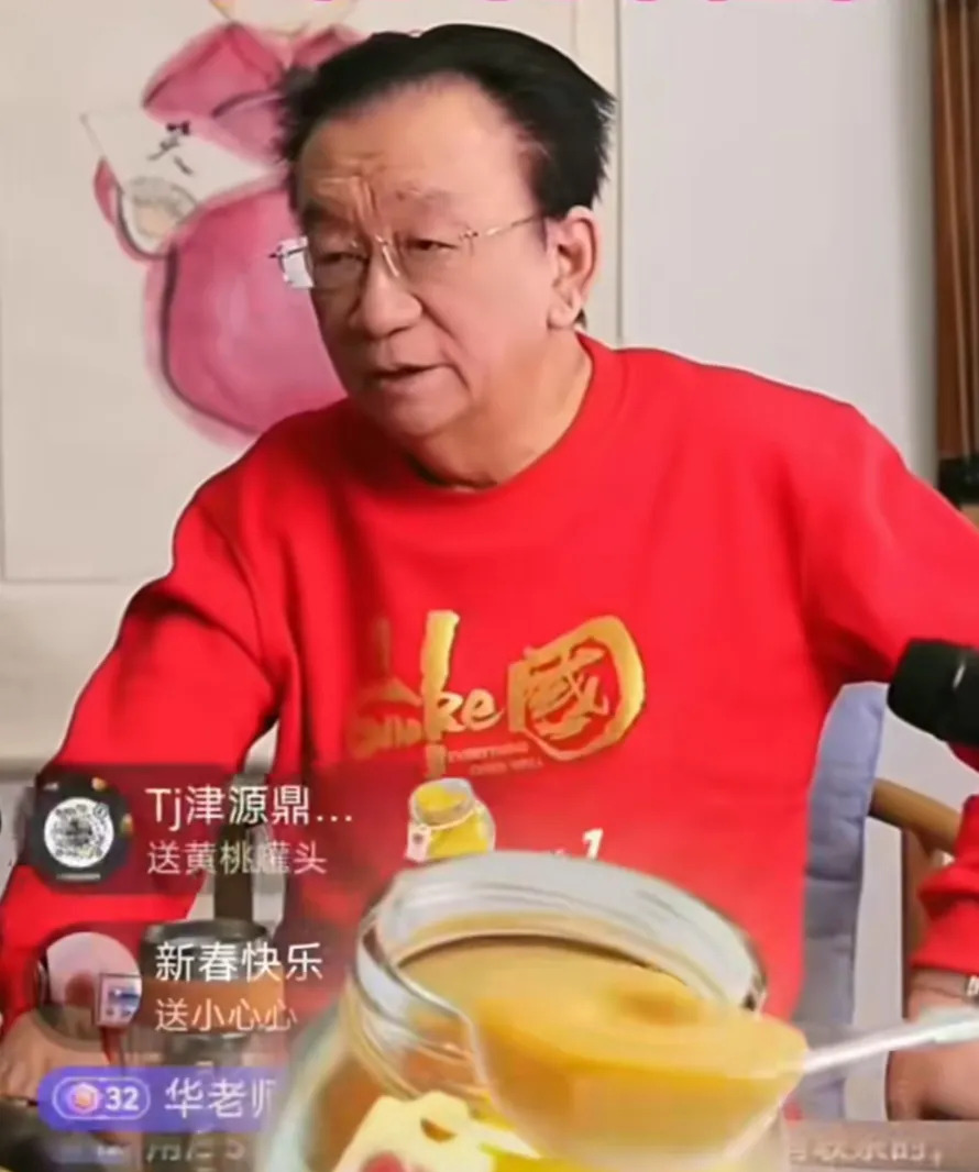侯耀华直播再谈争议











侯耀华又直播了！上次直播被抬走，看来是
