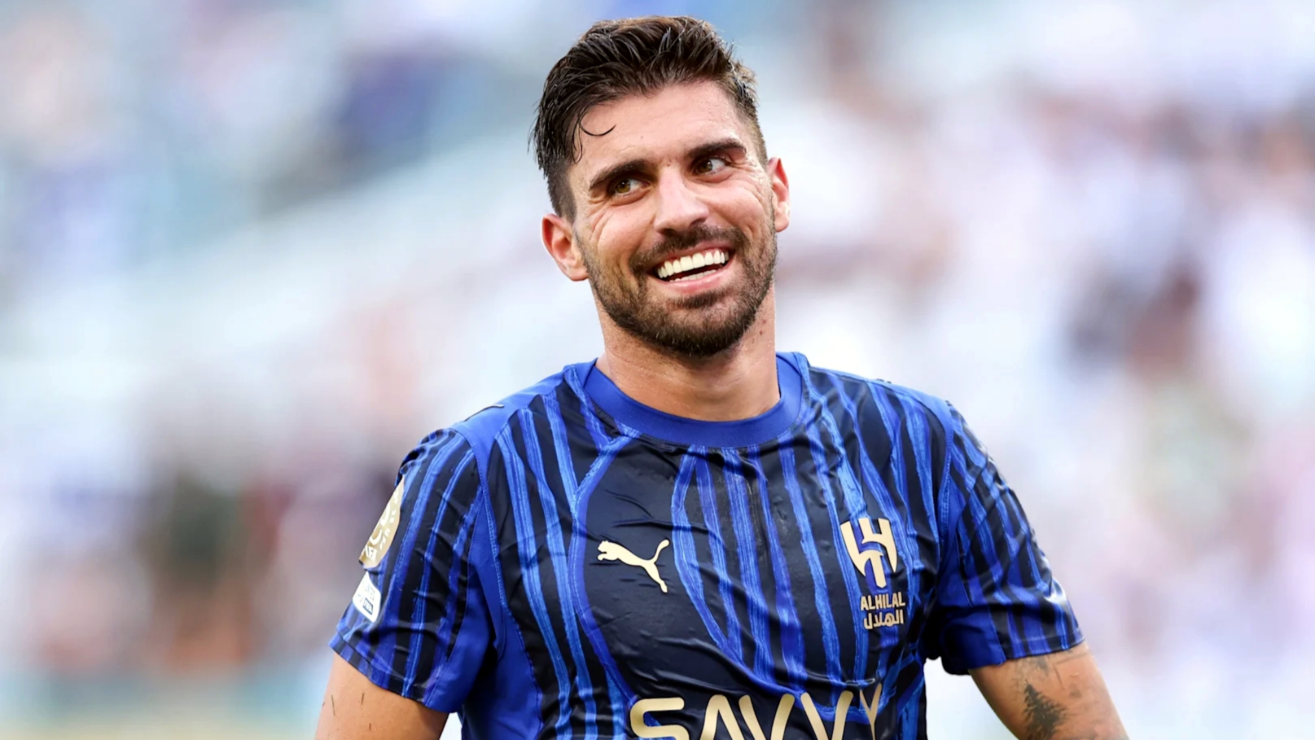 罗马诺表示：曼联已接触鲁本·内维斯经纪人，但还未与利雅得新月开始具体谈判。
此外