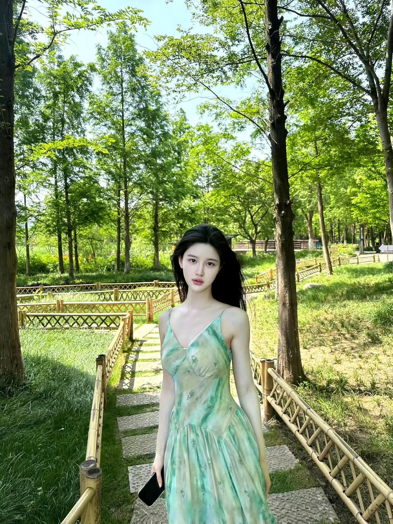 绿茵绿衣