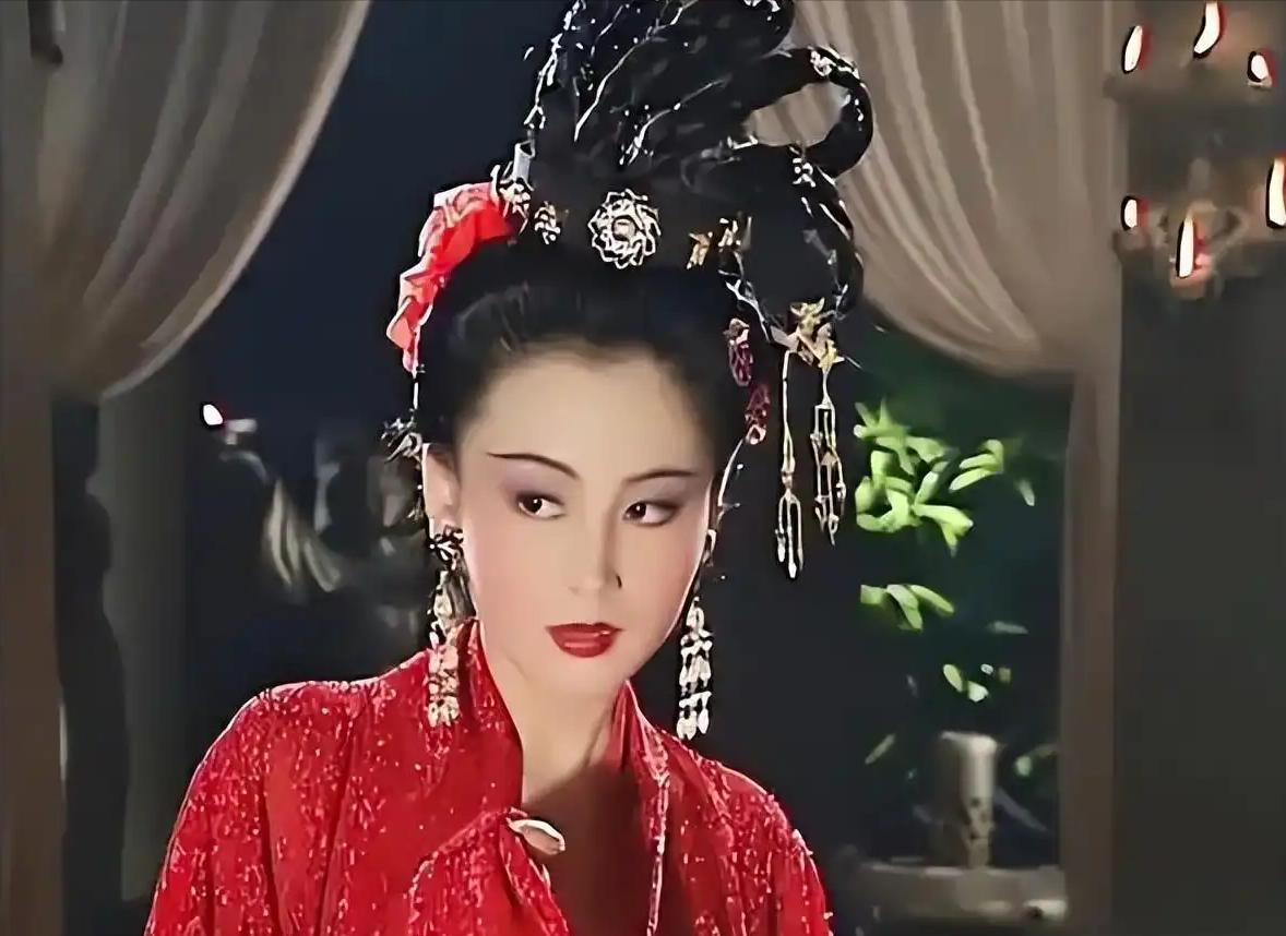 张飞咆哮着：“你老婆天天被曹操霸占，你还忍辱替他卖命？秦宜禄！你还算个男人？！”