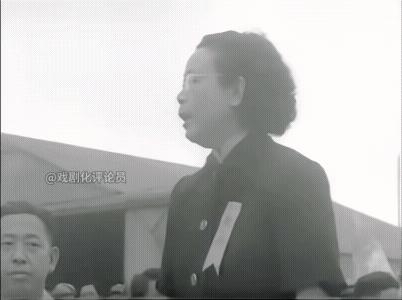 不知道53年第一批选择赴台的战俘现在还有几人活着呢？当时台湾为欢迎他们可是用足了