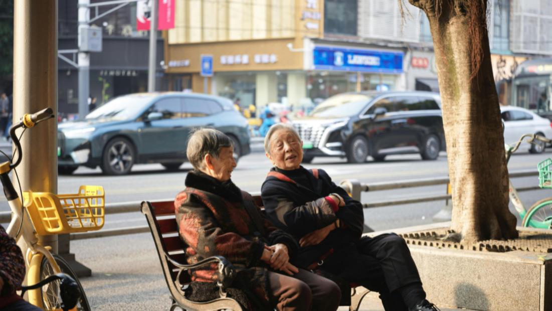 八十八岁老夫妻拿两百万房产换养老，值吗？