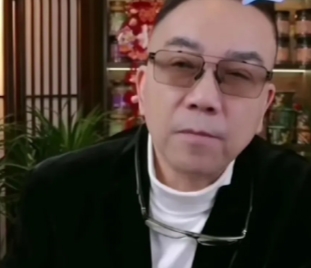 大涌爆料：杨小五小助理惹祸上身

大涌再爆猛料！这回杨小五踢到钢板了，小助理闯大