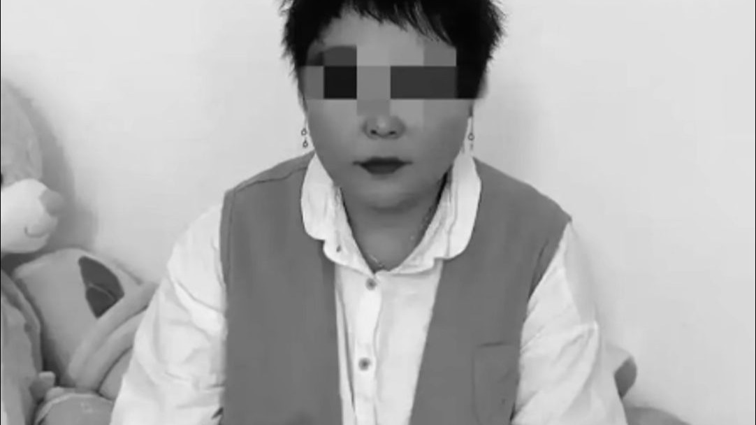 #警方通报女子被前夫伤害致死#
​
“我妈离婚证上全是伤，他们为什么不管？”辽宁