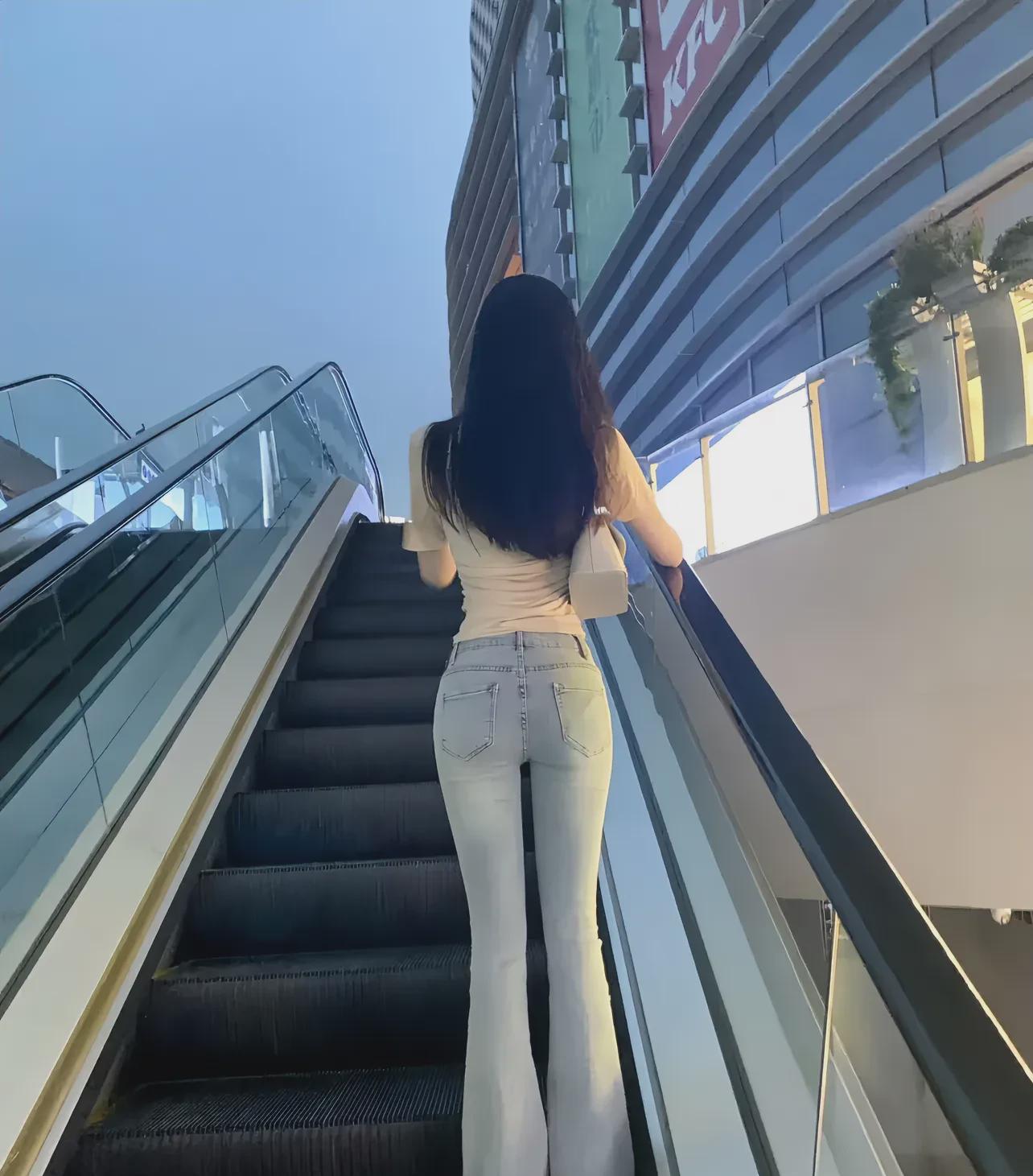 来世我还想做个男子汉
感受一下男子汉的幸福


[捂脸]

每日都轻