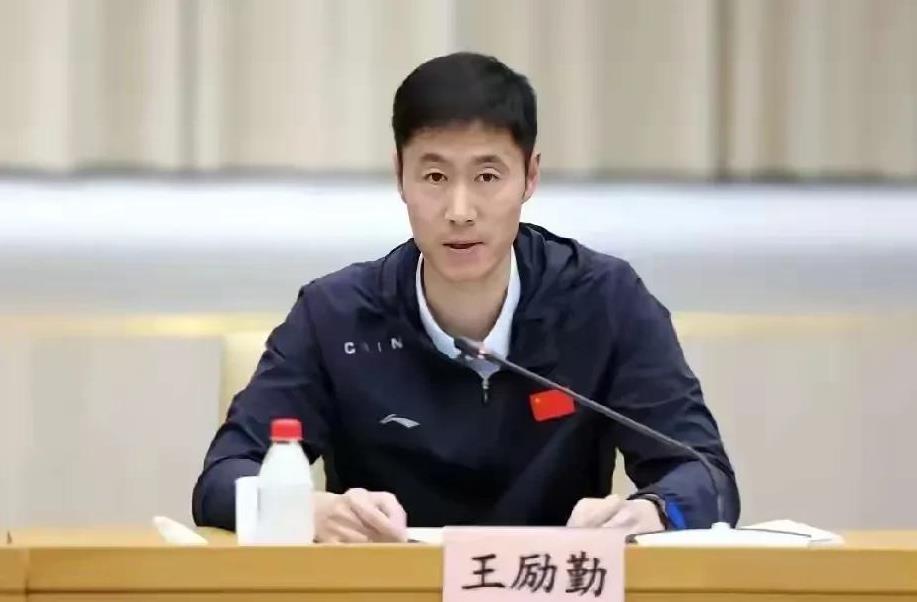 很遗憾！没能在网上找到领导对美国大满贯的总结发言。
就这次国乒的表现而言，这不禁